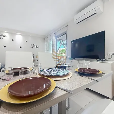 Oasis Family Clim Terrasse Park 4min A Pied Apartment Frejus